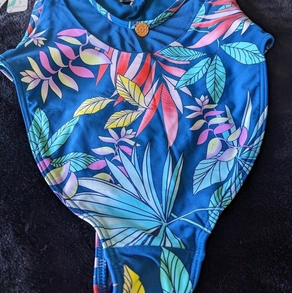 One Piece Swim Suit - Picture 8 of 9